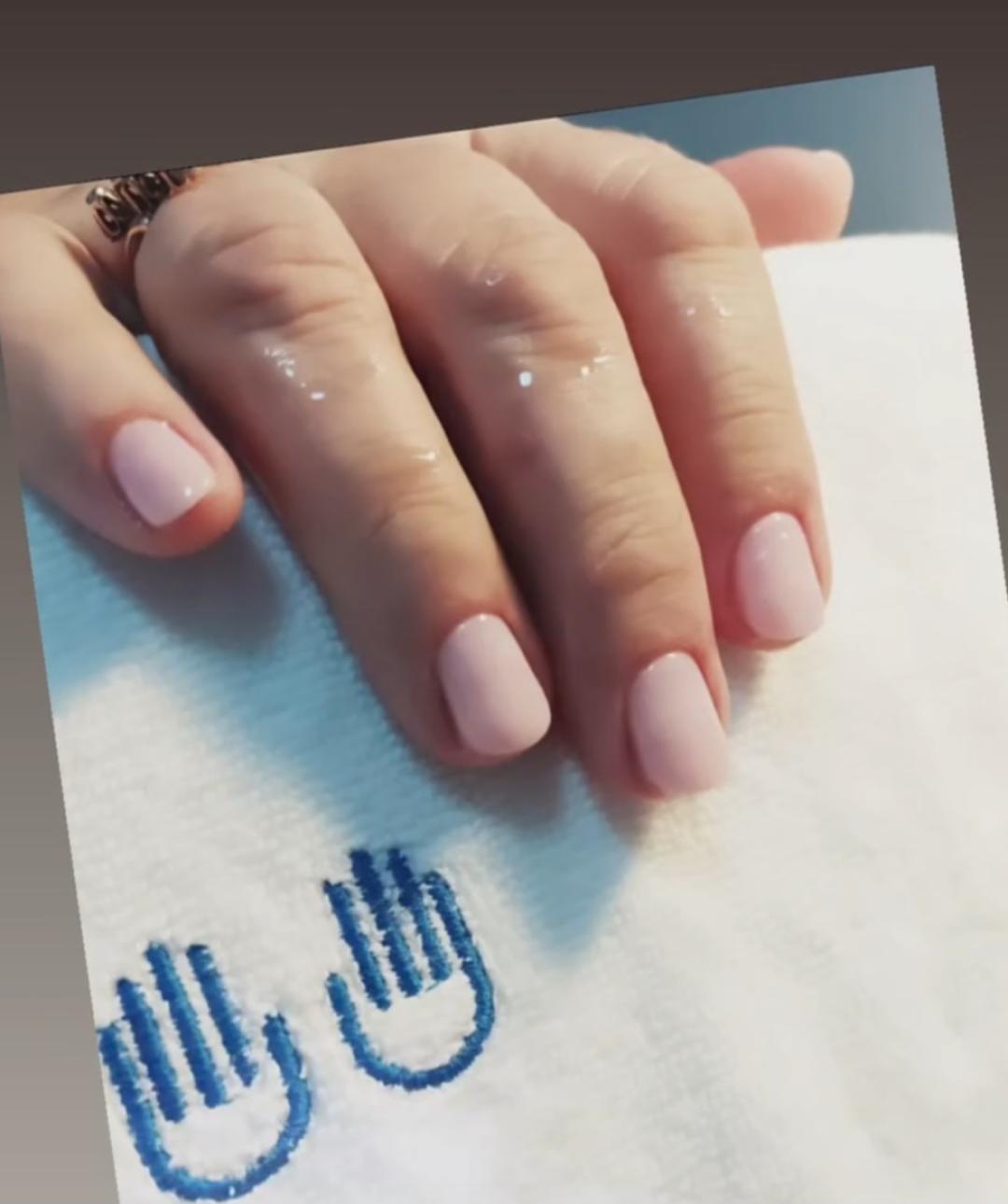 Manikir + gel lak - Moja Slavica, Beograd Manikir Nokti Manikir, Beograd, Vračar, Čubura, Crveni krst