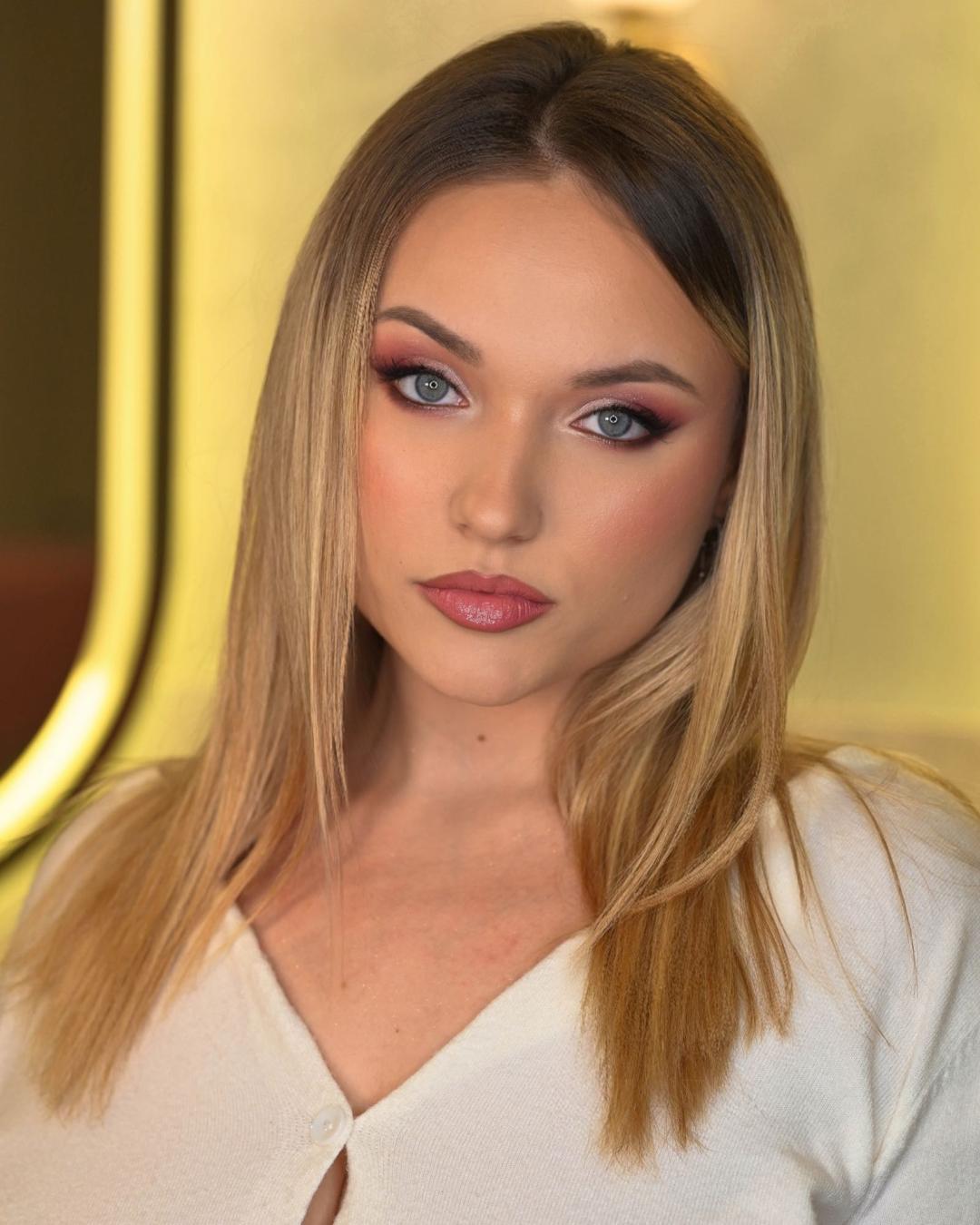 Ivana Vit #beograd Make-up / šminkanje Profesionalno šminkanje za apsolventsko veče