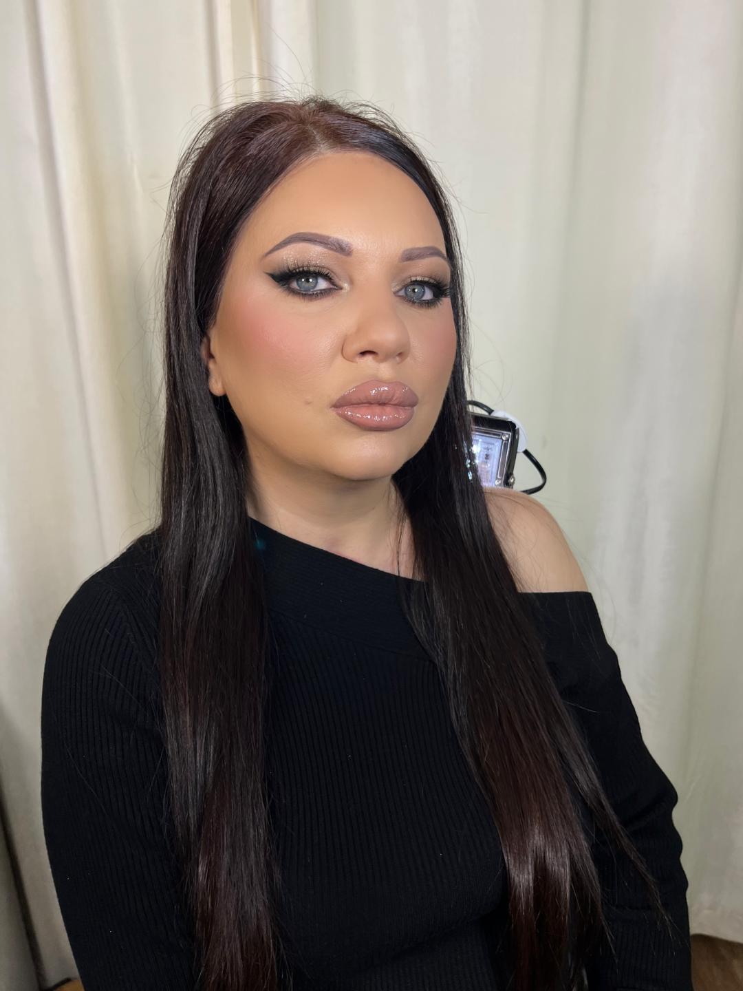 Artist Alex Studio #nis Make-up / šminkanje Profesionalno šminkanje + veštačke trepavice