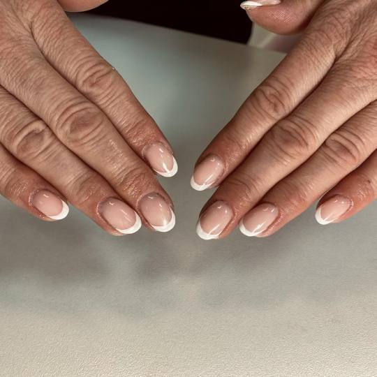 Grkinja Beauty Studio #krusevac Korekcija noktiju Korekcija noktiju - salonski rad