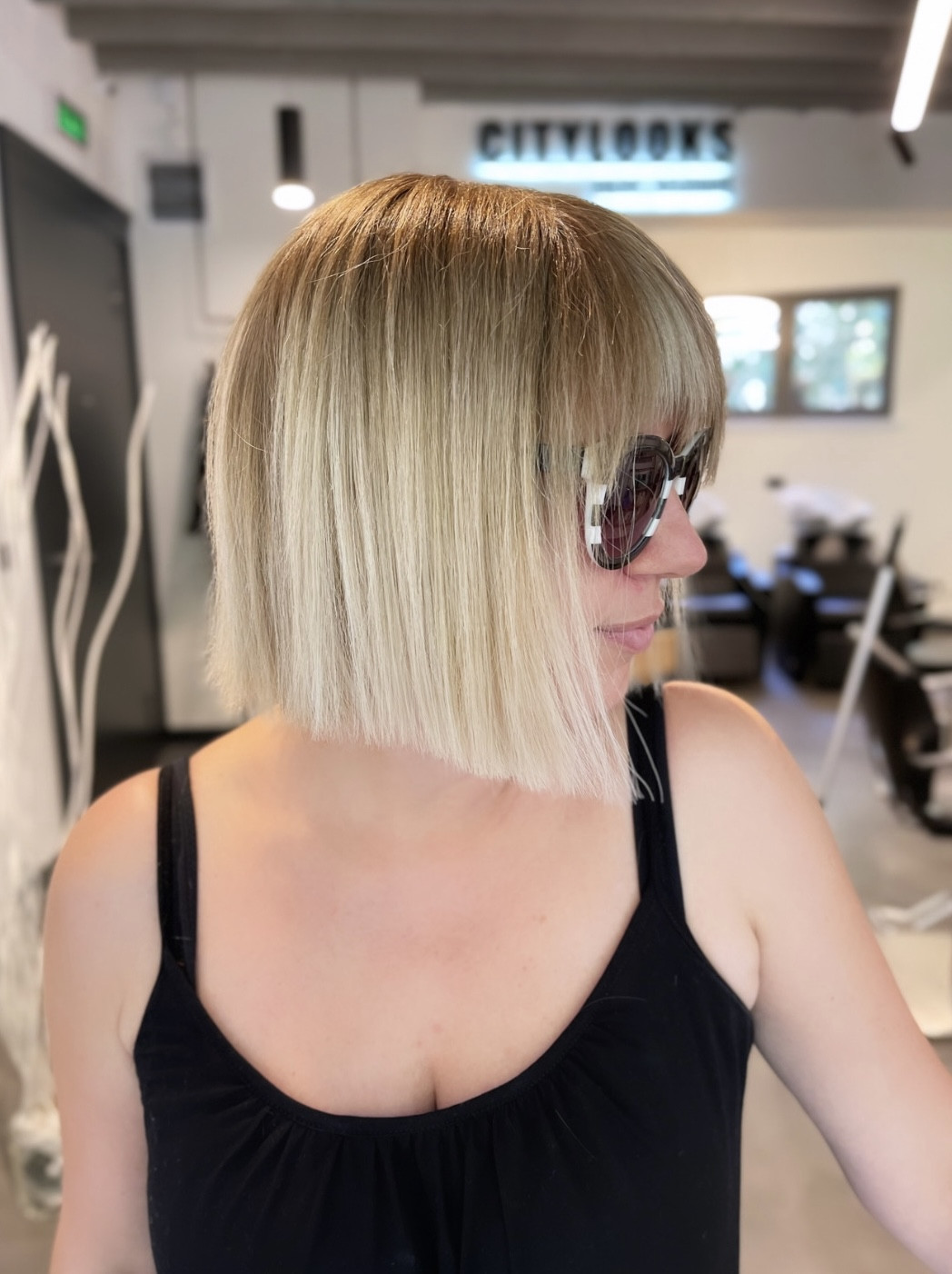 CityLooks #beograd Žensko šišanje Žensko šišanje + feniranje - sve dužine kose