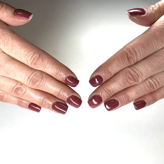 Grkinja Beauty Studio #krusevac Korekcija noktiju Korekcija noktiju - salonski rad