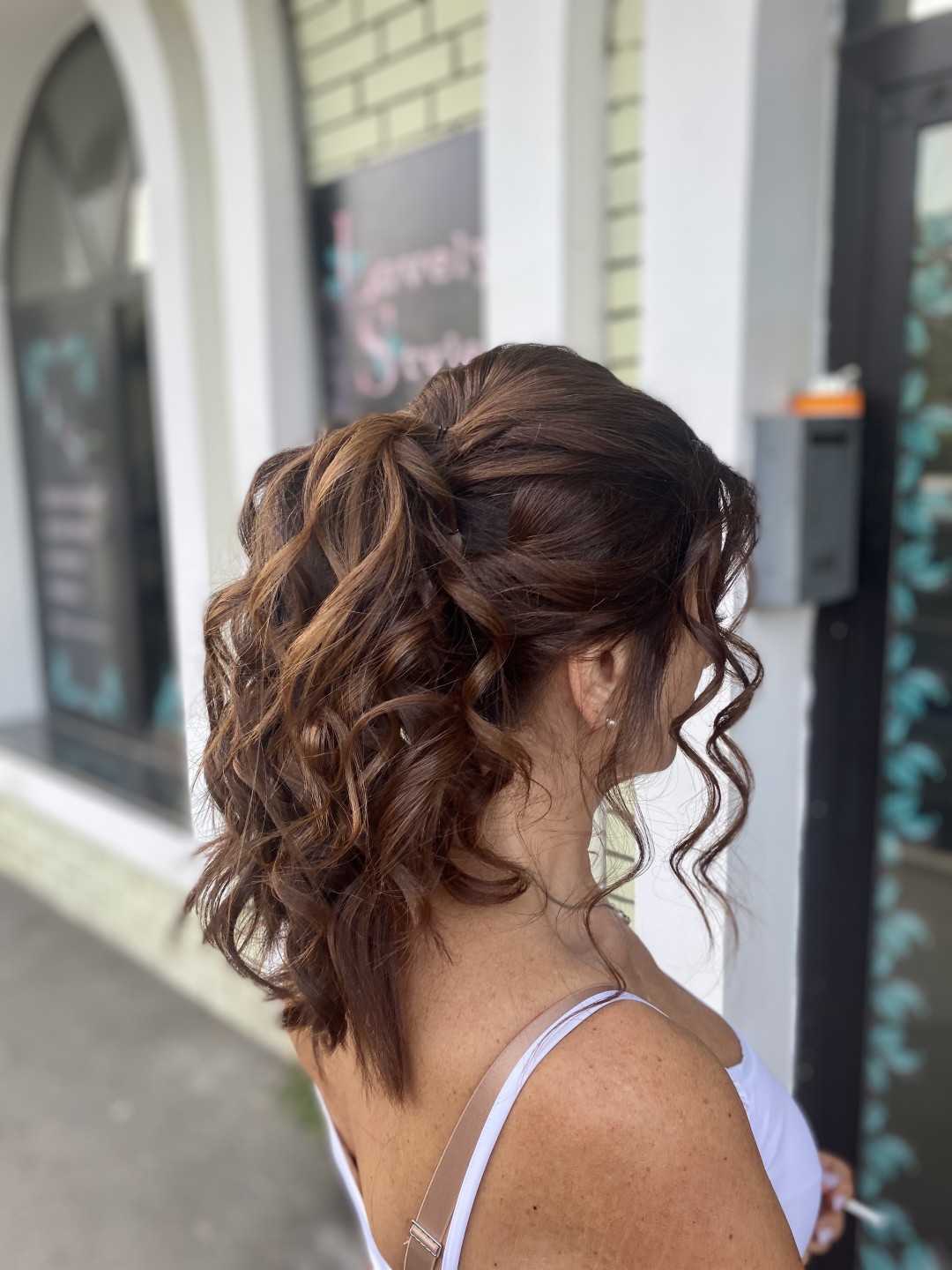 Lovely Style #beograd Make-up / šminkanje Profesionalno šminkanje + svečana frizura