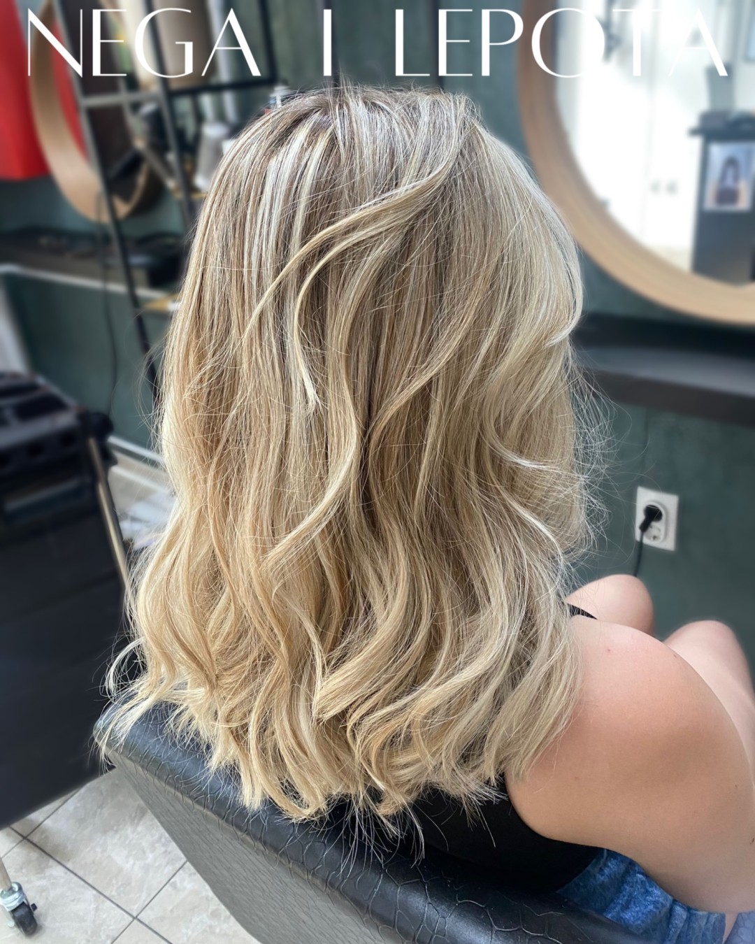 Nega i lepota NS 1 #novisad Pramenovi Balayage paket: pramenovi + preliv + šišanje + feniranje - do ramena / duga