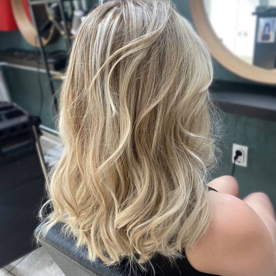 Nega i lepota NS 1 #novisad Pramenovi Balayage paket: pramenovi + preliv + šišanje + feniranje - d