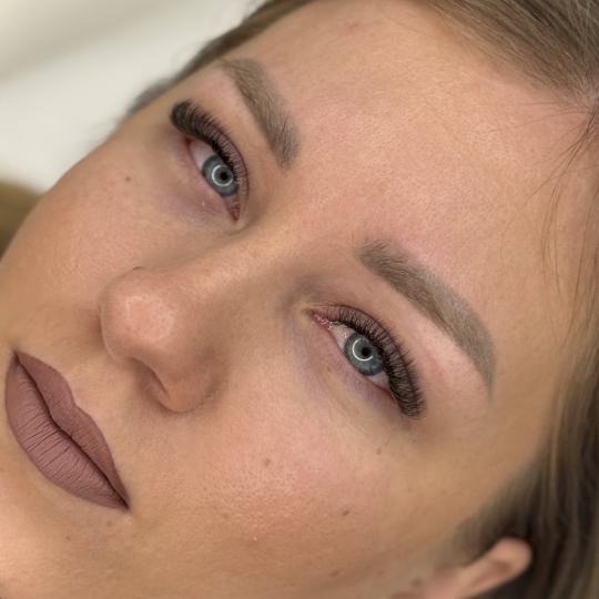 Esthetics Milica #mionica Nadogradnja trepavica Nadogradnja svilenih trepavica - 2D volumen