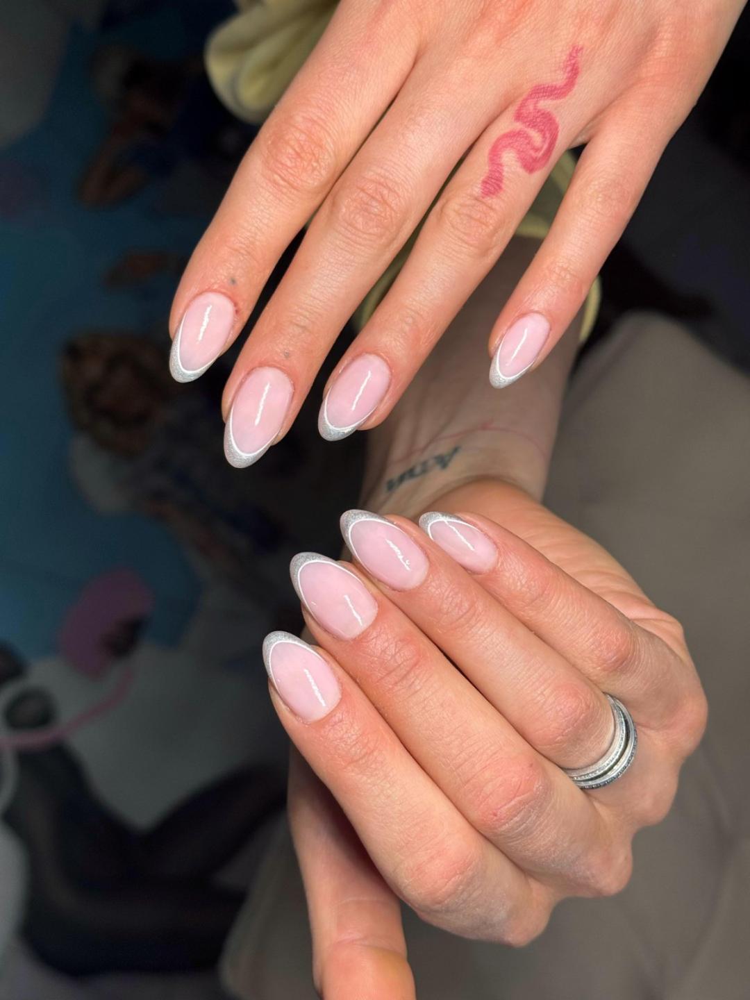 Izlivanje noktiju gelom - M dužina - Claire, Beograd Izlivanje noktiju Nokti Izlivanje noktiju, Beograd, Vračar, Čubura, Crveni krst