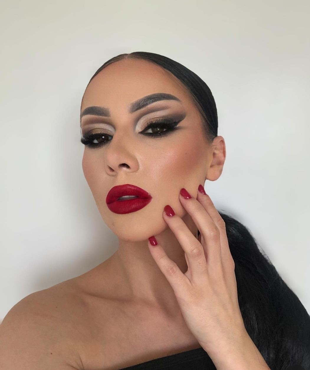 Esthetique Privé #beograd Make-up / šminkanje Profesionalno šminkanje + veštačke trepavice - večernja šminka