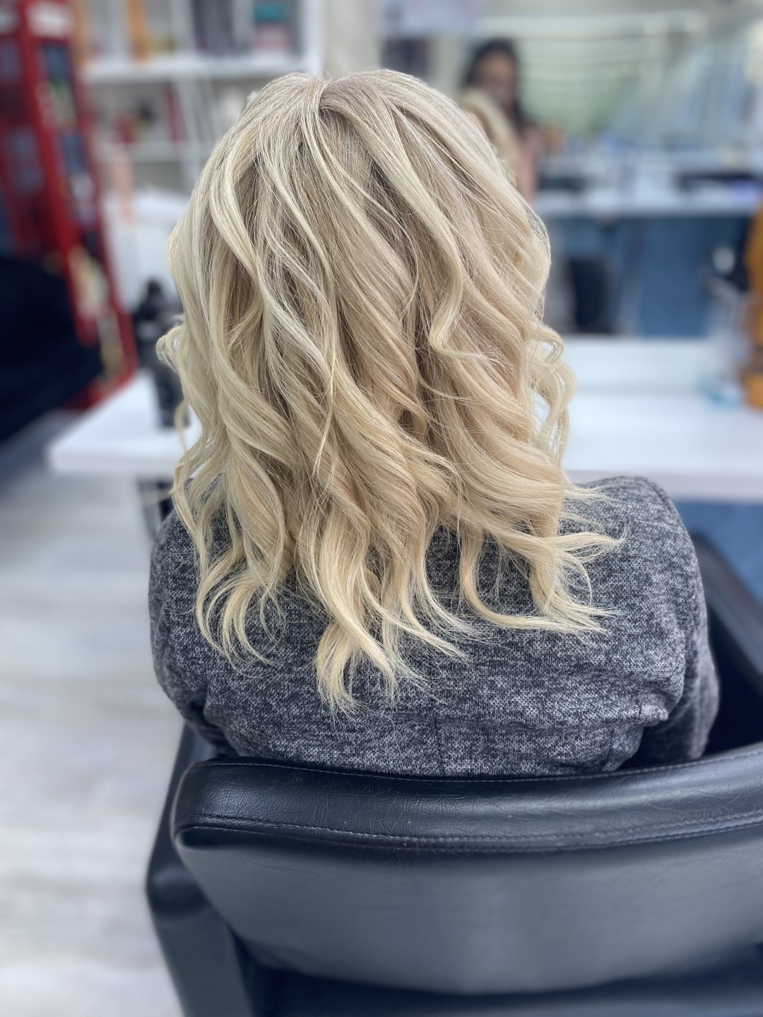 Royal Cut by Pro Cut #beograd Farbanje kose Farbanje cele dužine - kosa srednje dužine