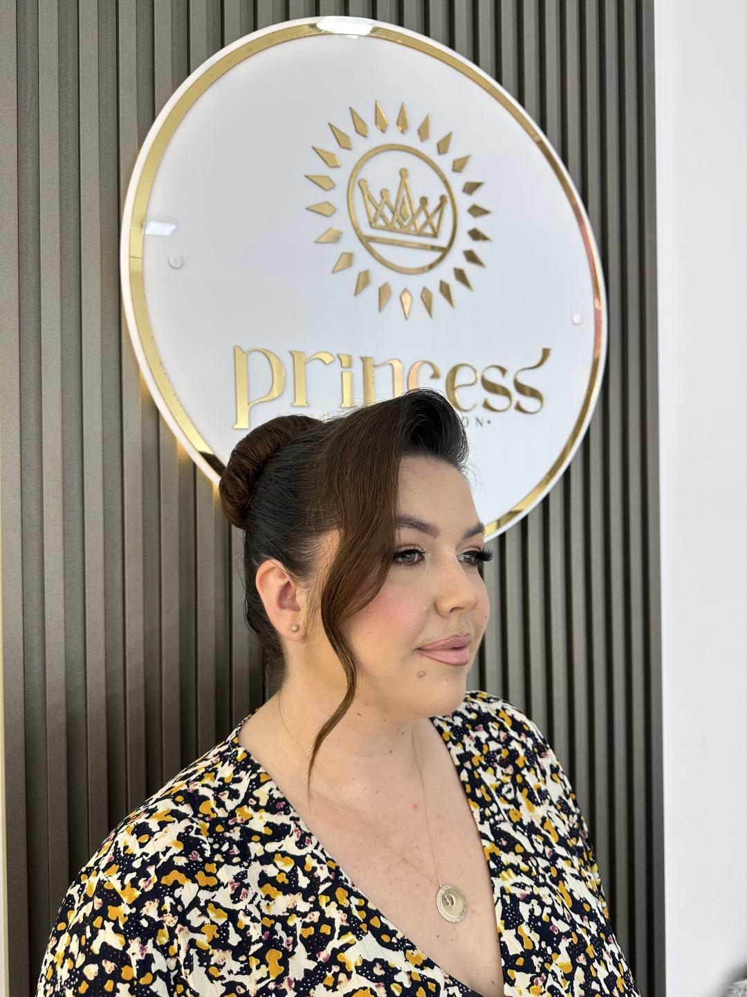 Svečana frizura - klasična punđa - Princess beauty, Niš Pletenice, kike, punđe Frizerski saloni Pletenice, kike, punđe, Niš, Palilula