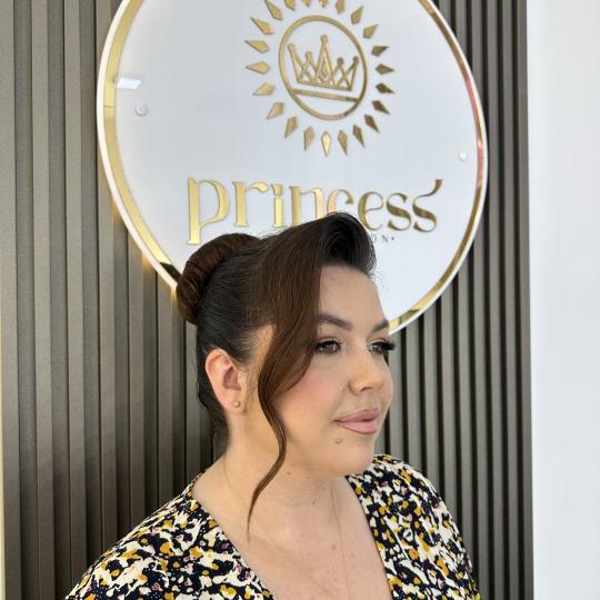 Princess beauty #nis Pletenice, kike, punđe Svečana frizura - klasična punđa Sminka i frizura