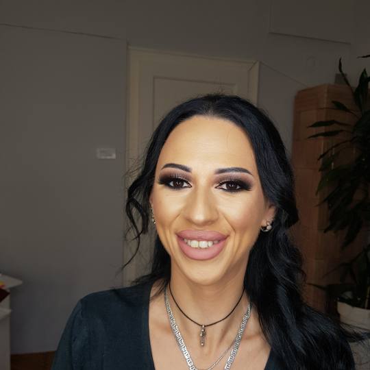 Ena beauty studio #nis Make-up / šminkanje Profesionalno šminkanje + veštačke trepavice