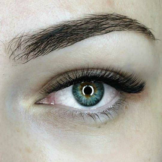 Right Beauty #beograd Nadogradnja trepavica Nadogradnja trepavica - ruski volumen 5D - 8D