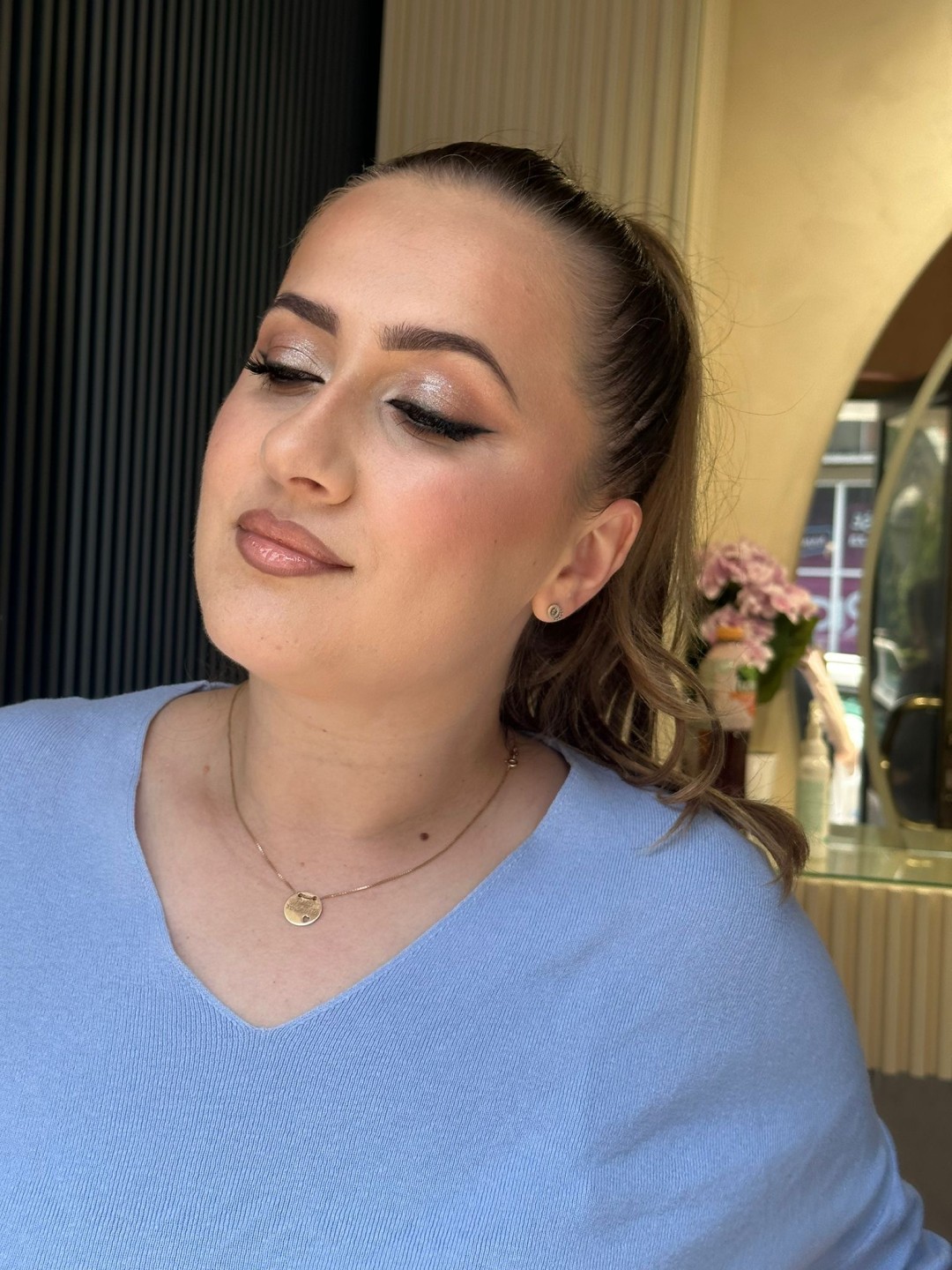 La belle beauty corner #nis Make-up / šminkanje Profesionalno šminkanje + veštačke trepavice