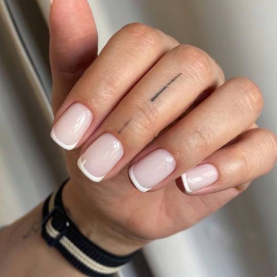 Xenija beauty #beograd Lakiranje noktiju French - dodatak uz uslugu