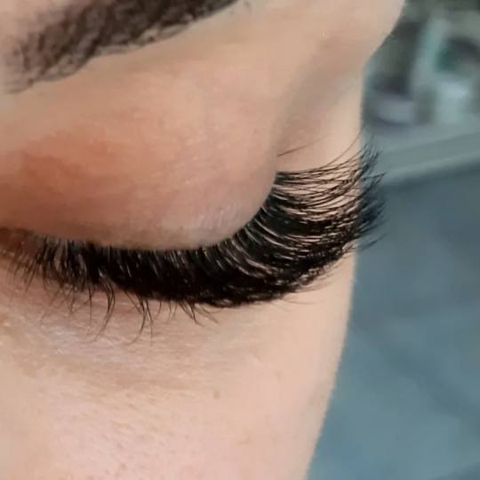 Albina Unisex Studio Lepote #temerin Nadogradnja trepavica Nadogradnja volumenskih trepavica 4D + ob