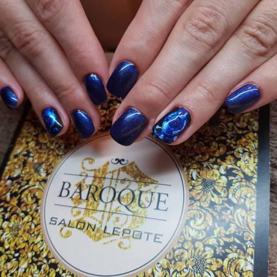 Baroque #beograd Manikir Ojačavanje prirodnih noktiju gelom