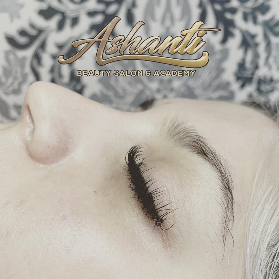 Nadogradnja svilenih trepavica - metoda 1 na 1 - Ashanti Beauty Salon & Academy, Beograd Nadogradnja trepavica Lice Nadogradnja trepavica, Beograd, Voždovac