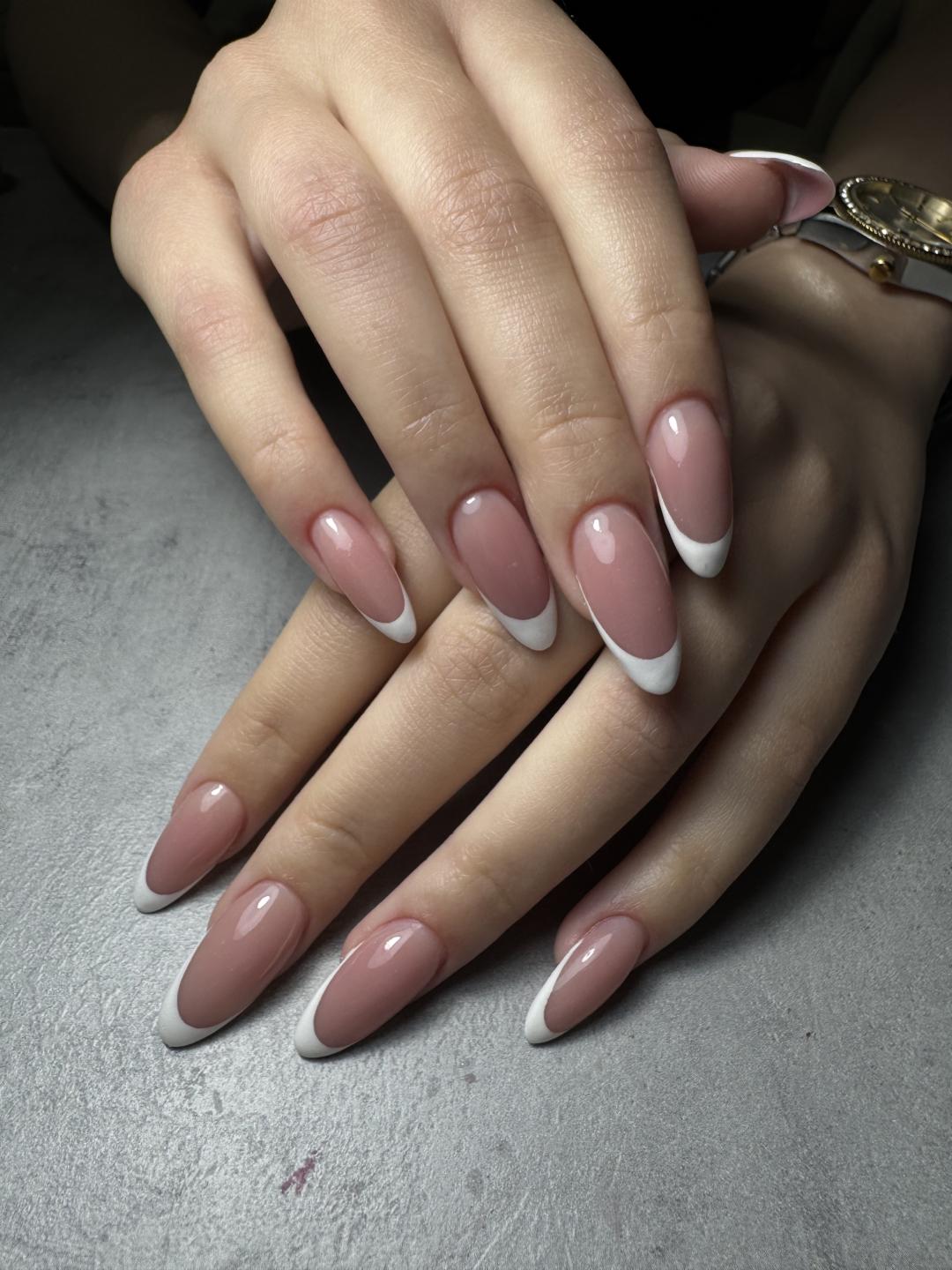 Korekcija izlivanja noktiju - L dužina - Elle beauty center, Novi Sad Izlivanje noktiju Nokti Izlivanje noktiju, Novi Sad, Grbavica, Liman, Adamićevo