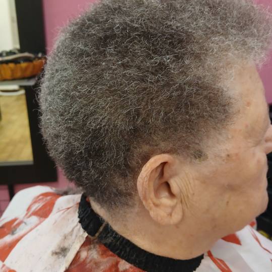 Sv. Mina #beograd Šišanje jako kovrdžave kose