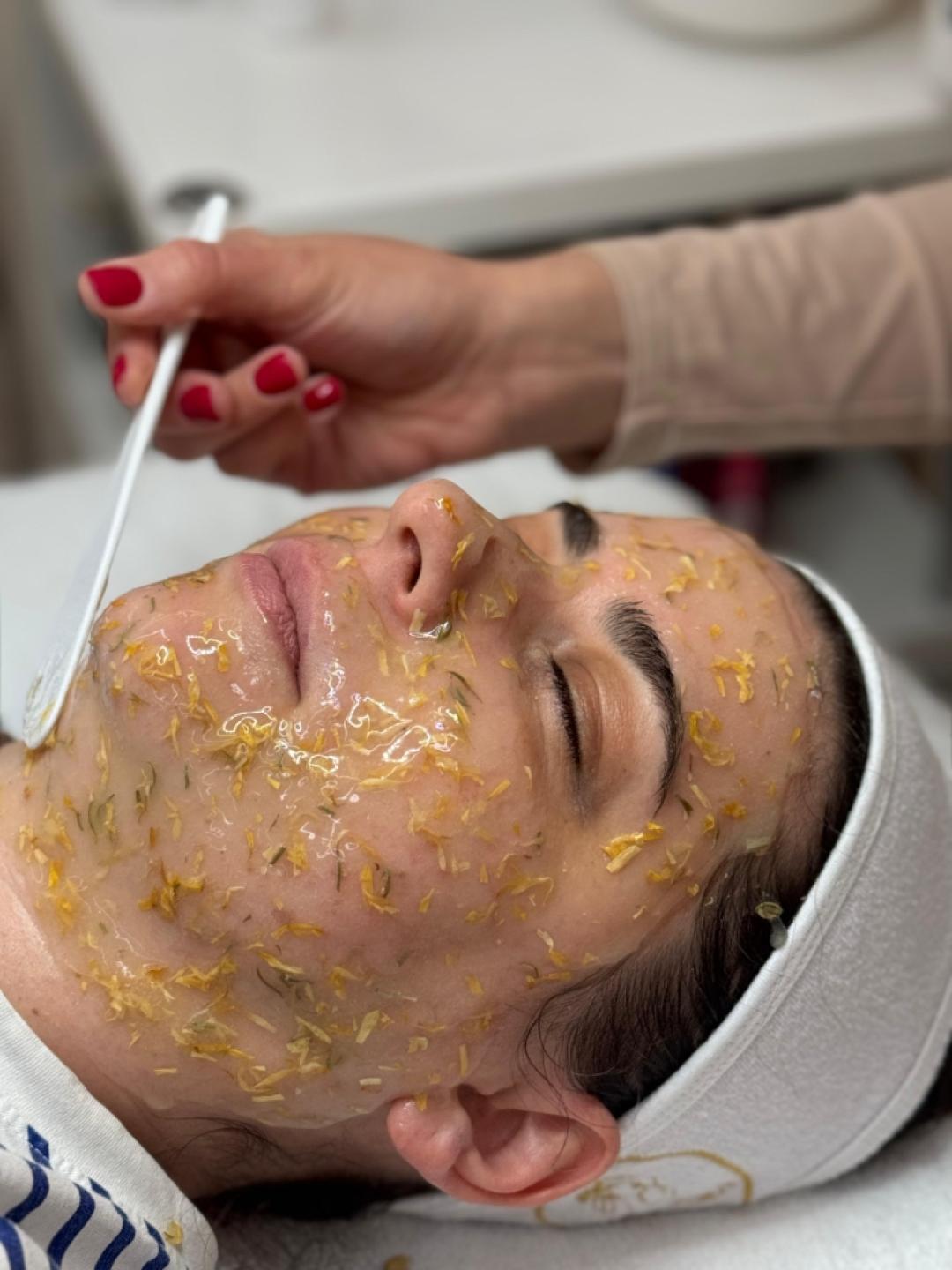 Tretman lica kiseonikom - Choco Love, Beograd Tretman lica Lice Tretman lica, Beograd, Vračar, Čubura, Crveni krst