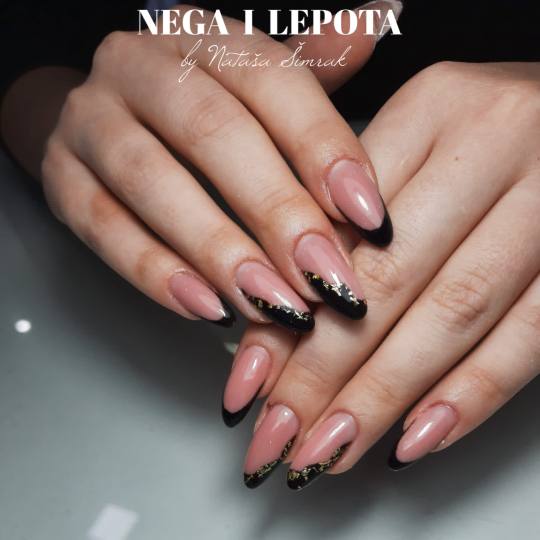 Nega i lepota NS 1 #novisad Korekcija noktiju Korekcija gela - dodatak za tuđi rad by Milica