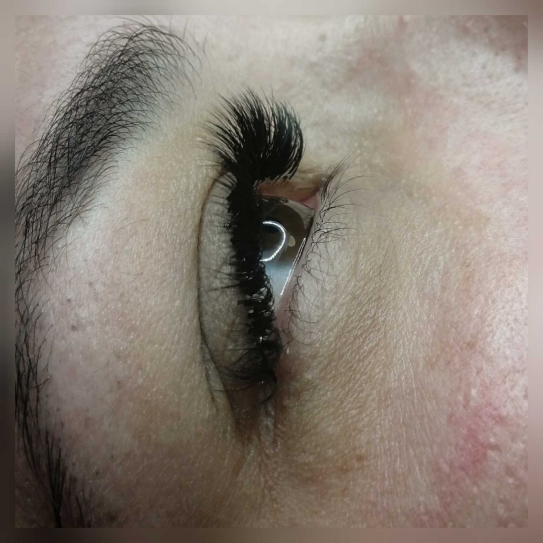 Skin Expert Aesthetic & Laser centar #beograd Nadogradnja trepavica Nadogradnja svilenih trepavica - ruski volumen