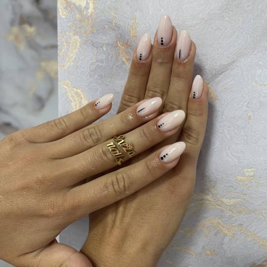 Sneža Nails #beograd Izlivanje noktiju Korekcija noktiju salonski rad - M dužina