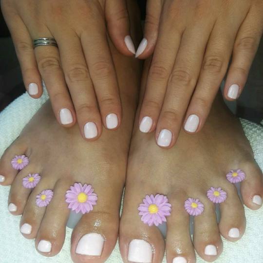 Bibi beauty centar #beograd Estetski pedikir Estetski pedikir + gel lak pedikir i manikir by BiBi