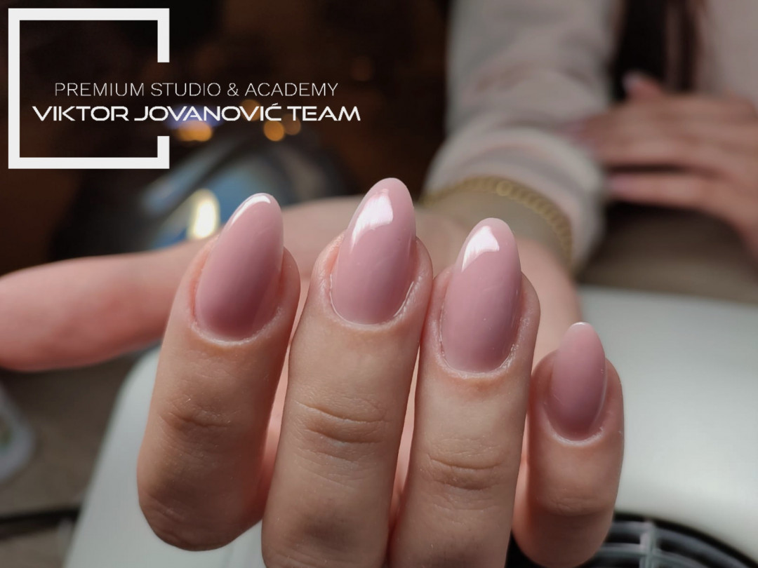 BEAUTY CENTER Viktor Jovanović #subotica Nadogradnja noktiju