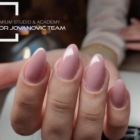BEAUTY CENTER Viktor Jovanović #subotica Nadogradnja noktiju
