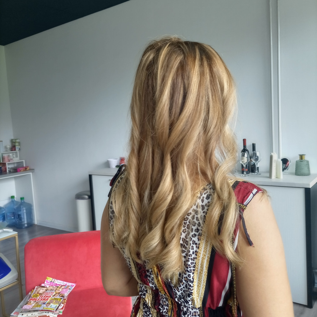 Balayage - duga kosa - Sv. Mina, Beograd Ombre, sombre, balayage Frizerski saloni Ombre, sombre, balayage, Beograd, Bežanijska kosa, Bežanija, Ledine, Surčin