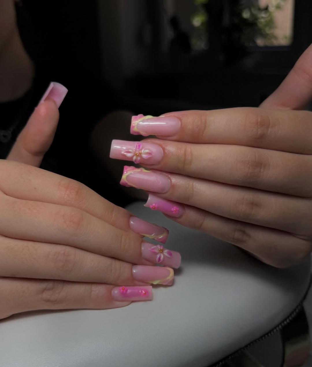 Izlivanje noktiju gelom - L dužina - The Mat beauty, Beograd Izlivanje noktiju Nokti Izlivanje noktiju, Beograd, Slavija, Autokomanda, Neimar