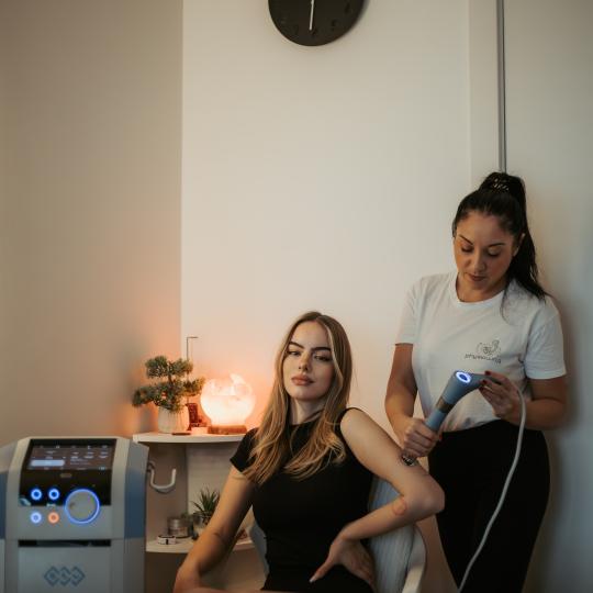 PHYSIOWRLD #beograd Tretmani tela Skidanje masti mala regija AWT Acoustic Wave Therapy (AWT) je mode