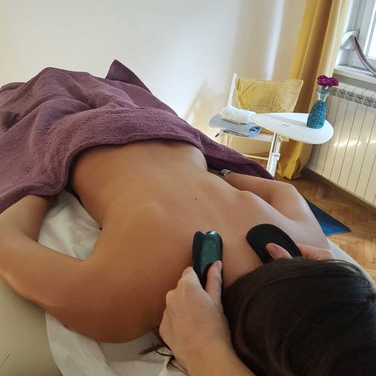 Unna Centar #beograd Masaža leđa #relax Masaža leđa poludragim kamenom