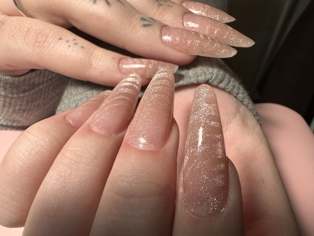 Touch Aesthetic&Medical care #beograd Lakiranje noktiju Vtirka / mačje oko