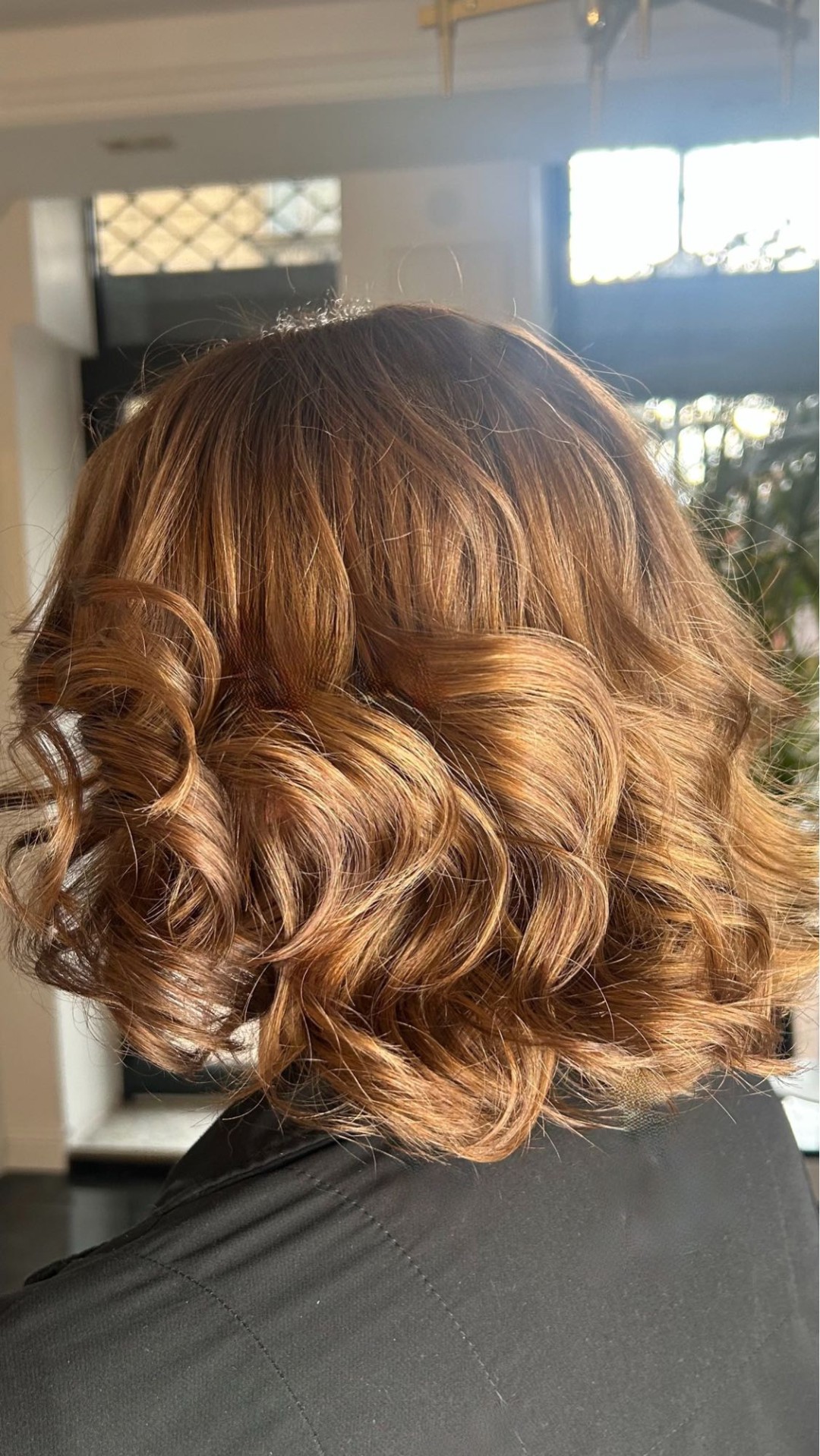 Esthetique Privé #beograd Šišanje Žensko šisanje +tretman za hidrataciju kose+ feniranje - sve dužine