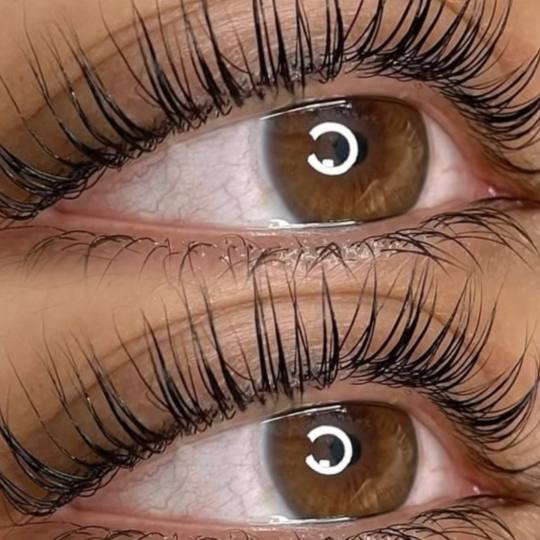 Code beauty factory #beograd Trepavice Lash lift Lash lift je tretman podizanja i uvijanja prirodnih