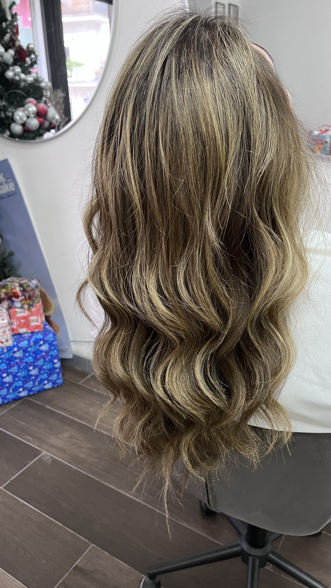 Bella Tajs #beograd Feniranje i stilizovanje Feniranje na talase - kosa srednje dužine