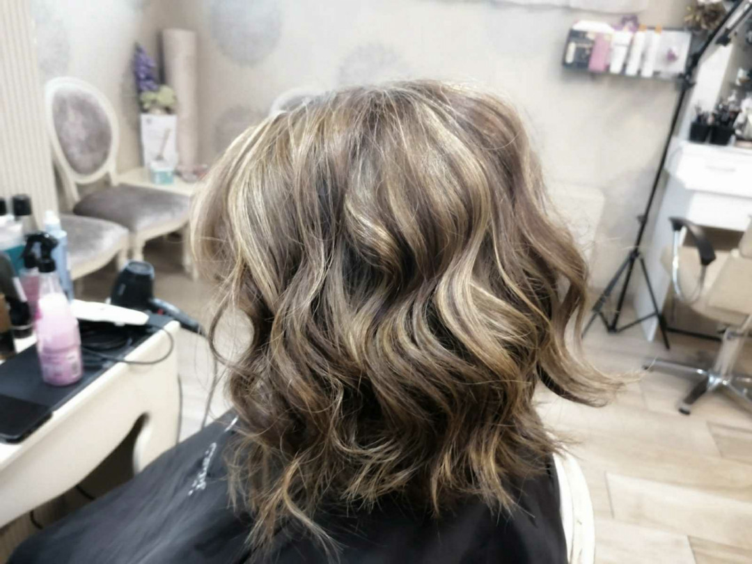 Bibi beauty centar #beograd Šišanje Žensko šišanje + feniranje - kratka kosa