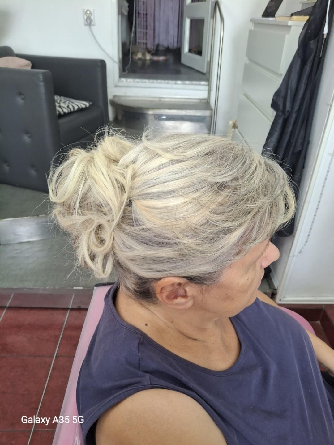 Svečana frizura - Beauty Hair Ma&Mi, Beograd Svečane i frizure za svadbu Frizerski saloni Svečane i frizure za svadbu, Beograd, Palilula centralni deo