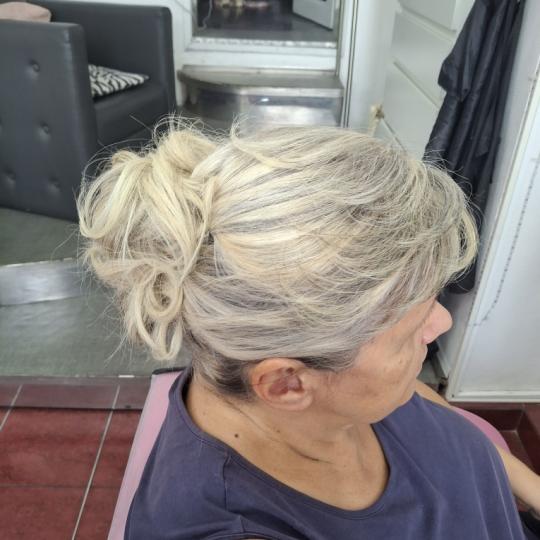 Beauty Hair Ma&Mi #beograd Svečane i frizure za svadbu Svečana frizura Naša usluga