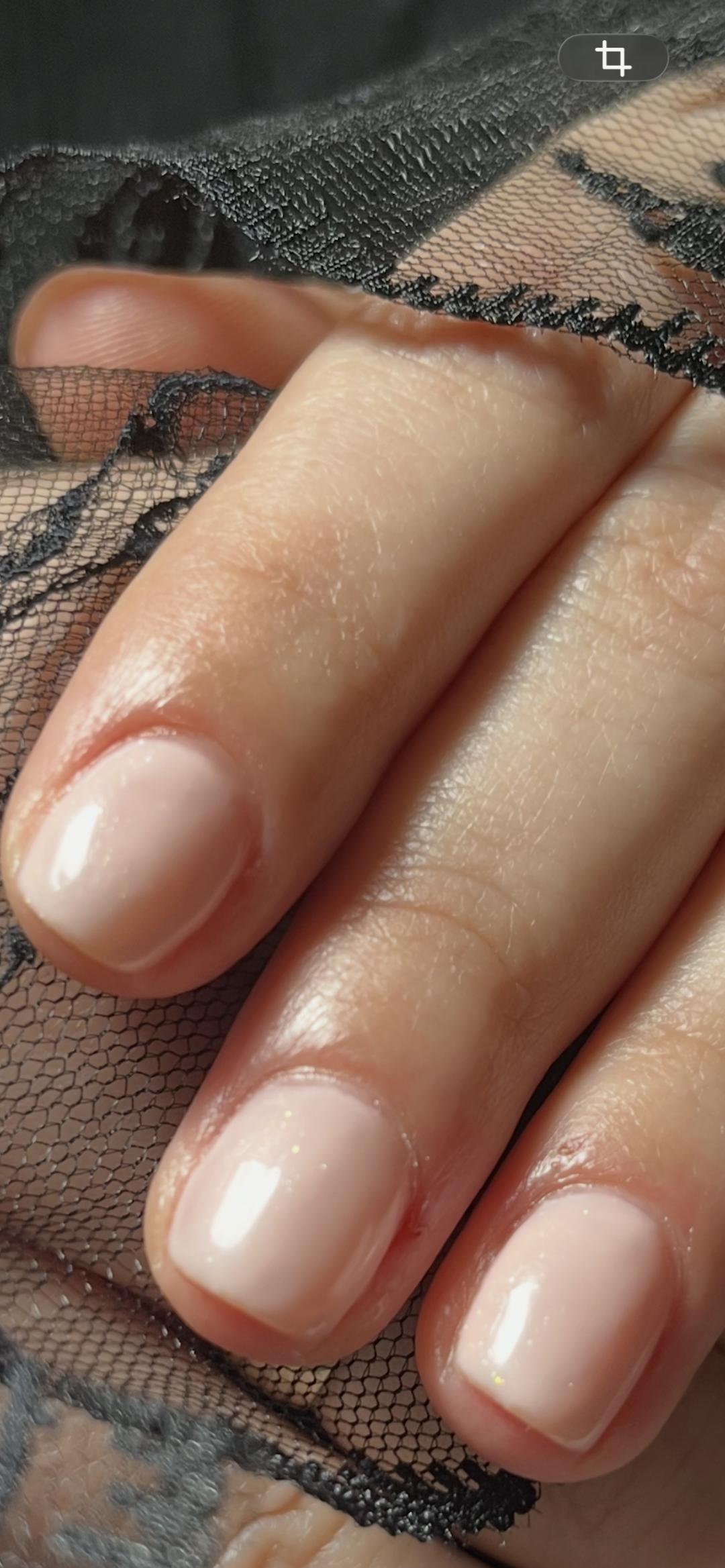 Amelini beauty concept #beograd Gel lak Manikir + gel lak RUBER baza + boja