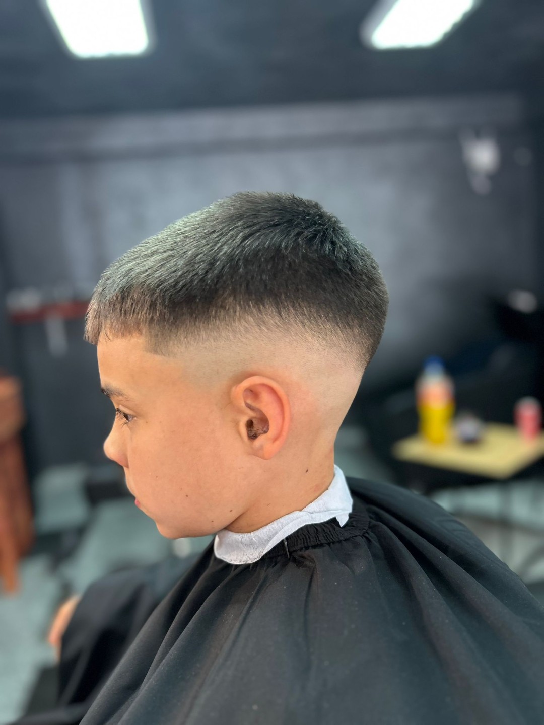 Barber shop Sekira - Vračar #beograd Dečije šišanje Dečije šišanje + gratis pranje kose + piće