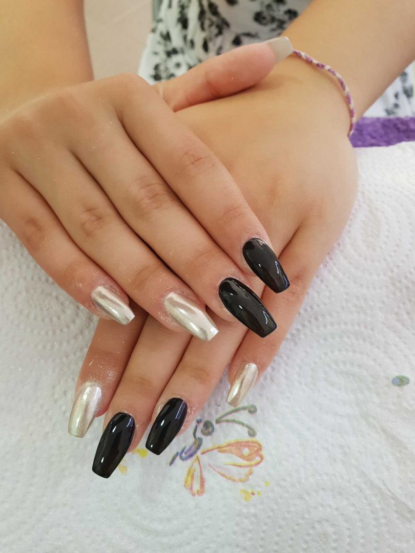 Pour Elle studio #beograd Nadogradnja noktiju Nadogradnja noktiju tipsama