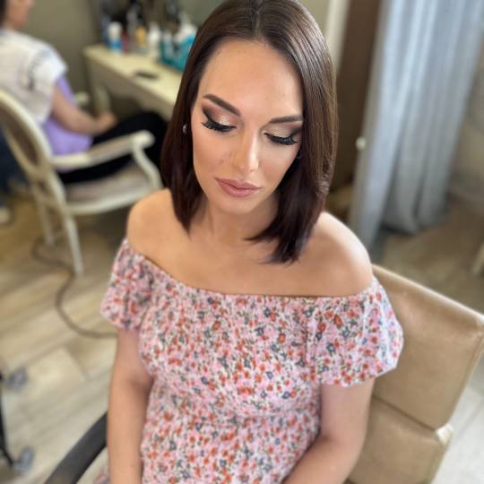 Bibi beauty centar #beograd Make-up / šminkanje Profesionalno šminkanje + feniranje ravno BiBi mak