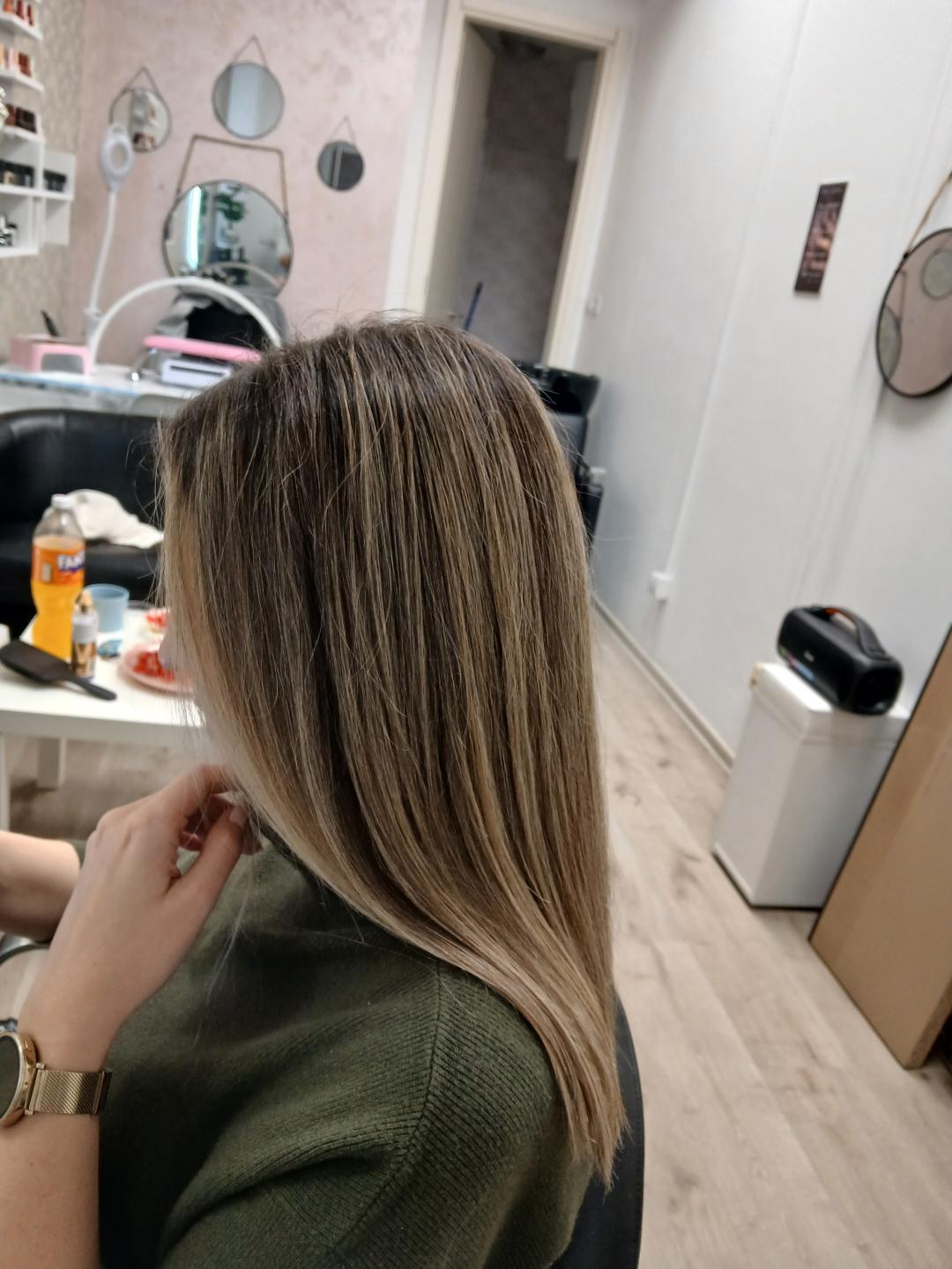 Beauty boom #beograd Feniranje i stilizovanje Feniranje na ravno - duga kosa