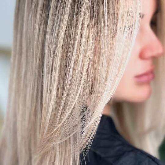 Esthetique Privé #beograd Pramenovi Pramenovi na foliju +Preliv + Feniranje +Šišanje +Black Cavia