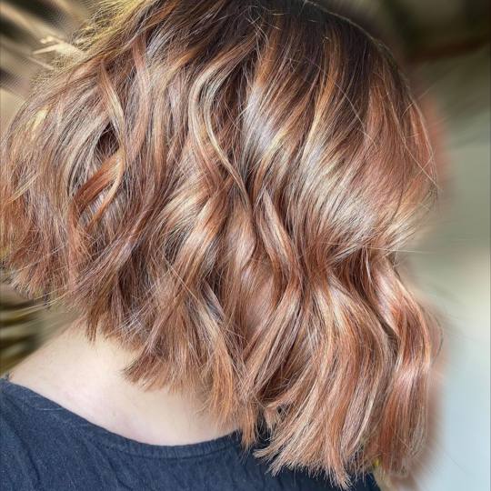 Emaleon #stara-pazova Ombre, sombre, balayage Balayage - kosa srednje dužine+šišanje i feniranje