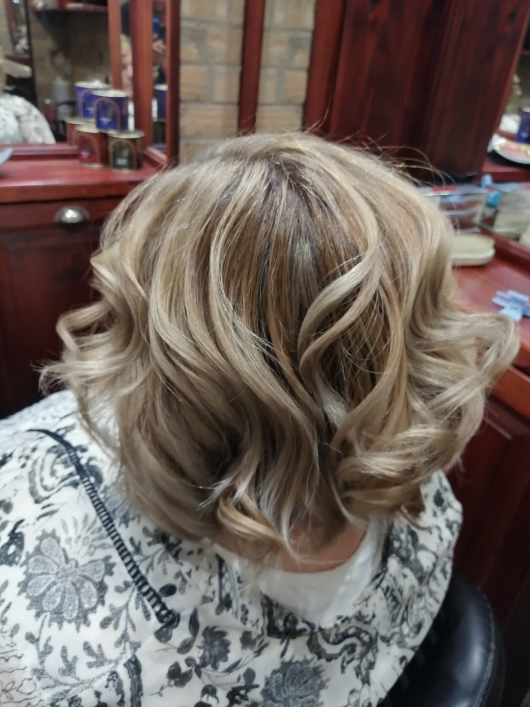 Pramenovi na foliju - kosa srednje dužine - Atrium Salon, Novi Sad Pramenovi Frizerski saloni Pramenovi, Novi Sad, Centar - Stari grad